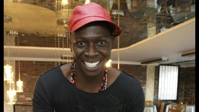 El actor Omar Murillo denunció ser victima de racismo en una entidad bancaria