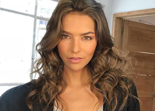 Juana Arias causó sensación en redes enseñando su escultural cuerpo en bikini