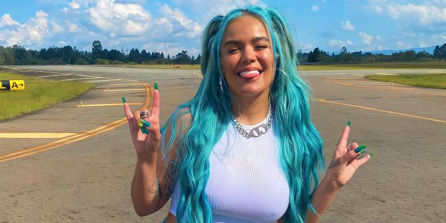¿Mucha tusa? Karol G comparte videos cantando vallenato