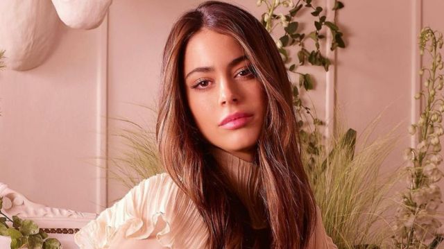 Tini Stoessel presumió su figura en un yate con amigas en Miami