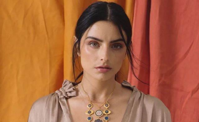 Hija de Eugenio Derbez enamora en redes presumiendo su figura en diminuto bikini