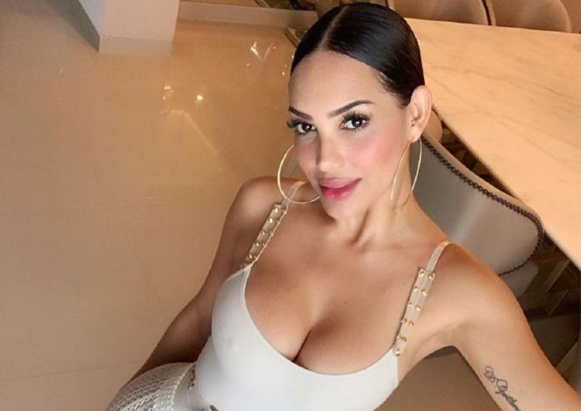 Andrea Valdiri regresa al baile pocos días de haber dado a luz