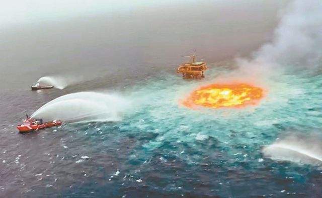 El mar en llamas: La fuga de gas que causó pánico en redes sociales
