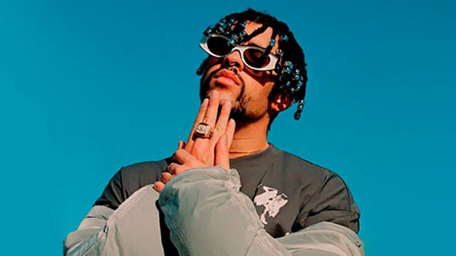 Bad Bunny otorgará 500 mil dólares en becas académicas para jóvenes talento