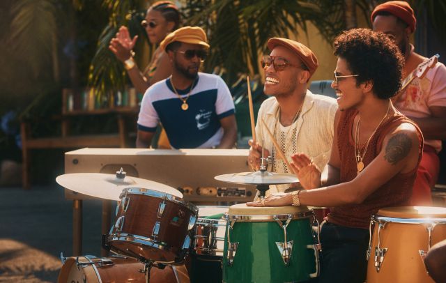 Bruno Mars y Anderson .Paak estrenan ‘Skate’ canción de su nuevo proyecto Silk Sonic