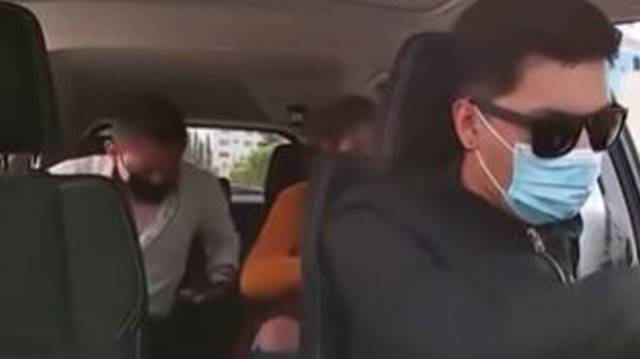 Joven taxista recoge al amante de su novia y descubre la infidelidad