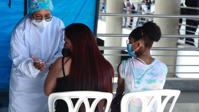 ¿Se puede contener la cuarta ola de COVID-19 proyectada para octubre?
