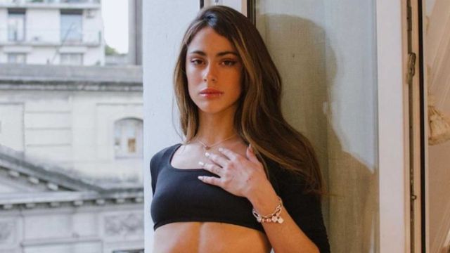 “Una diosa”: Tini Stoessel flechó a sus seguidores con su tonificado abdomen