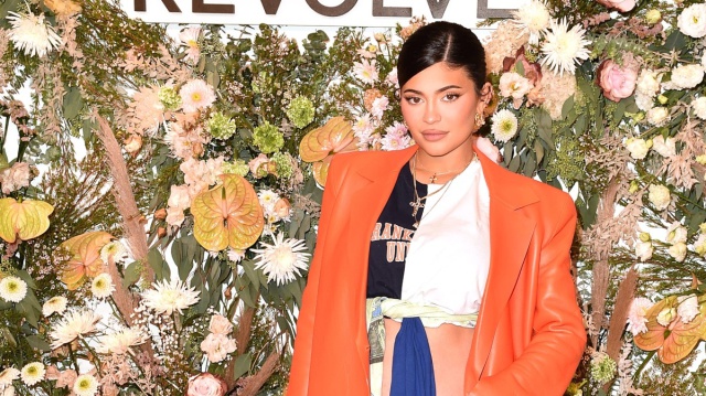 ¡Matadora! Kylie Jenner presumió sus curvas con un apretado body blanco
