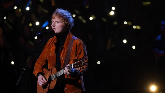 Ed Sheeran da un adelanto de ‘=’ en Tiny Desk y estrena Overpass Graffiti