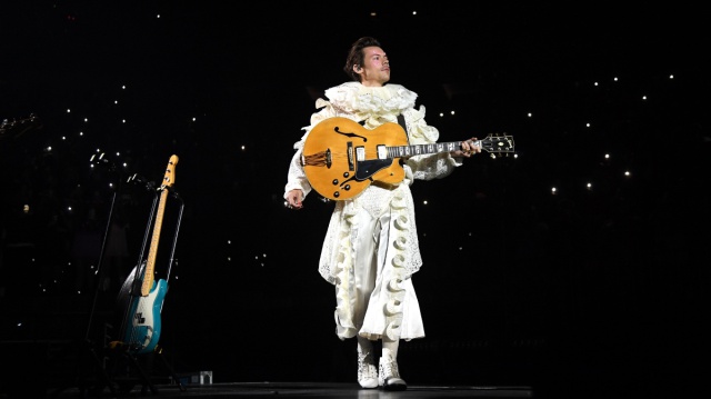Harry Styles ayudó a una fan a contarle a su mamá que es gay