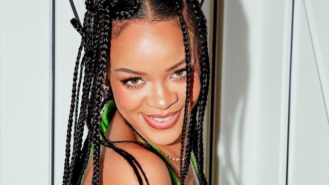 Rihanna presume su vientre de embarazada y enternece a sus fans