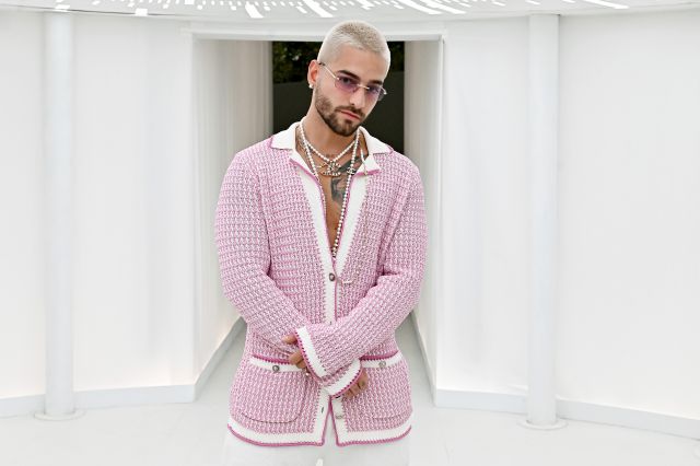“Feliz día mamacitas”: Maluma ‘enloquece’ a sus fans con foto en ropa interior