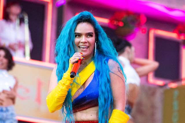 Karol G revela cuándo se despedirá de su cabello azul