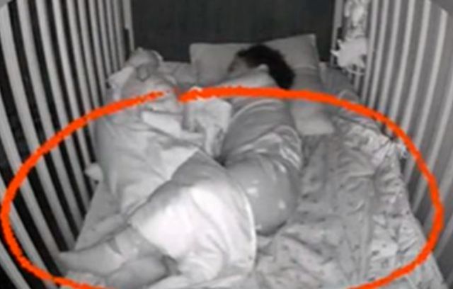 Preocupada madre comparte aterrador video de un ‘fantasma’ atacando a su hija
