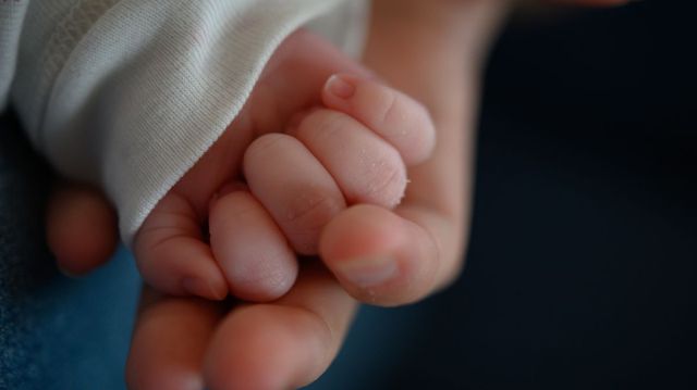 Madre vendió a su hijo recién nacido