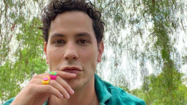 “Sigo en el proceso de amarme”: Christian Chávez por foto con labial y crop top