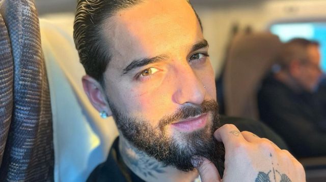 Maluma: “Hasta cag@#%& te ves lindo”; le dicen al cantante por video haciendo del dos