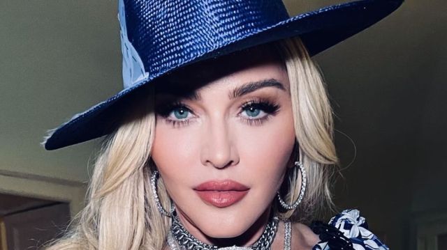 Madonna celebró el aniversario de su álbum ‘Erótica’ con ardiente foto sin brasier