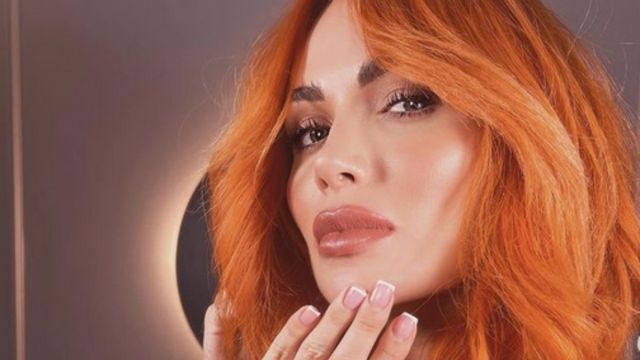 A Sara Uribe la comparan con Marbelle por ‘atrevido’ vestido azul