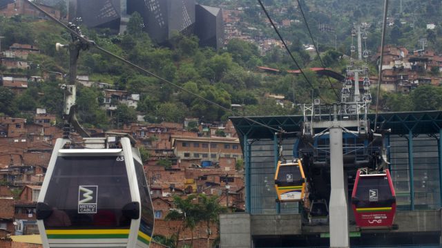 Polémica por video íntimo grabado al interior de cabina de Metrocable en Medellín