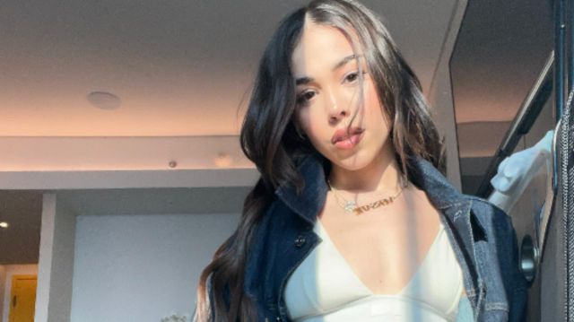 A Danna Paola le llueven comentarios por galería de fotos con su rostro al natural