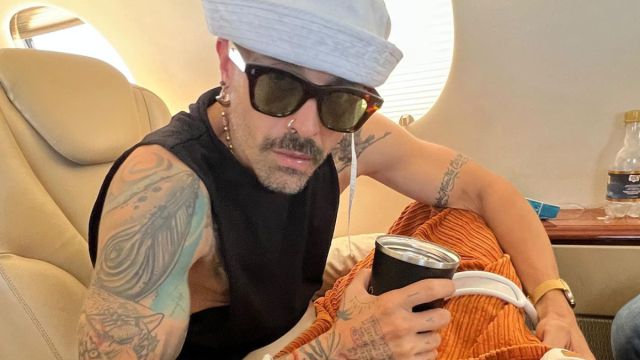 Mike Bahía se implantó unos colmillos y las imágenes causan revuelo en redes