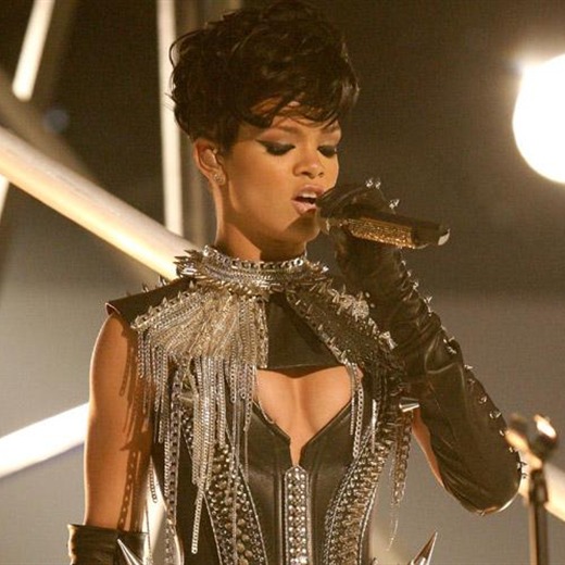 Rihanna y Chris Brown retiran la orden de alejamiento