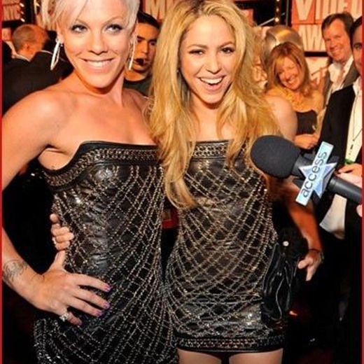 Shakira y Pink visten igual en los VMA's 2009