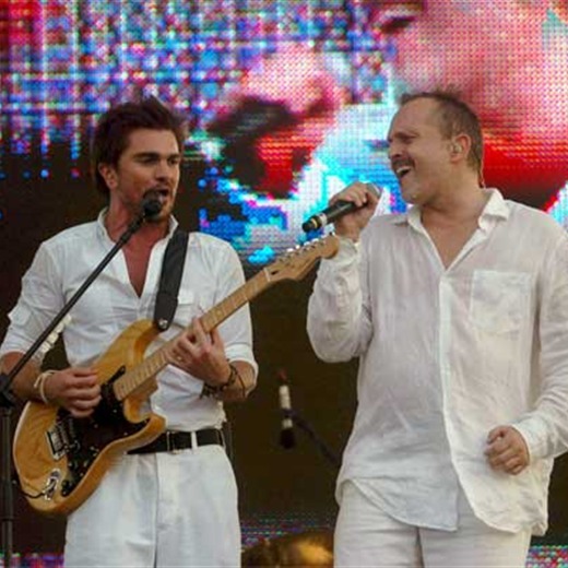 Piden a Juanes y a Bosé cantar por la paz