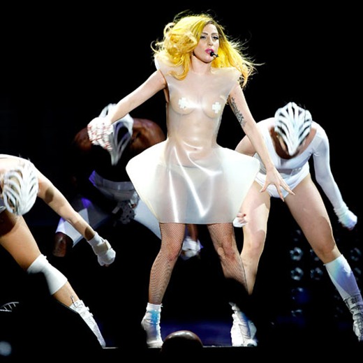 Lady Gaga nos muestra el escenario del Born This Way Ball