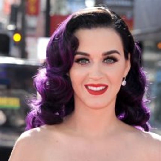 Katy Perry lanza una línea de pestañas postizas