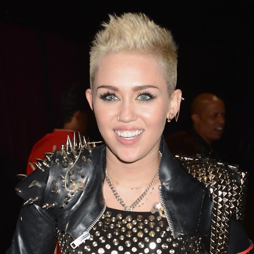 Miley Cyrus ahora con el cabello gris