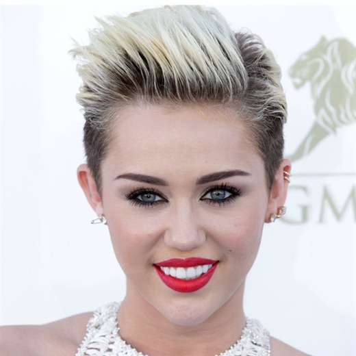 Miley Cyrus vuelve a ser blanco de críticas tras su actuación en el iHeartRadio