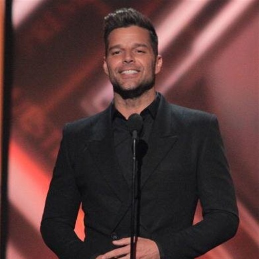 Ricky Martin compone según la opinión de sus fanáticos