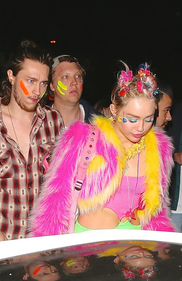 Miley Cyrus celebró su cumpleaños con una alocada fiesta