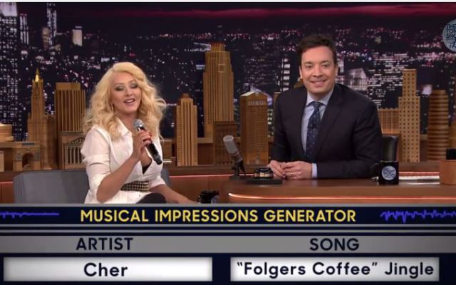 Christina Aguilera imita a Shakira y Britney Spears