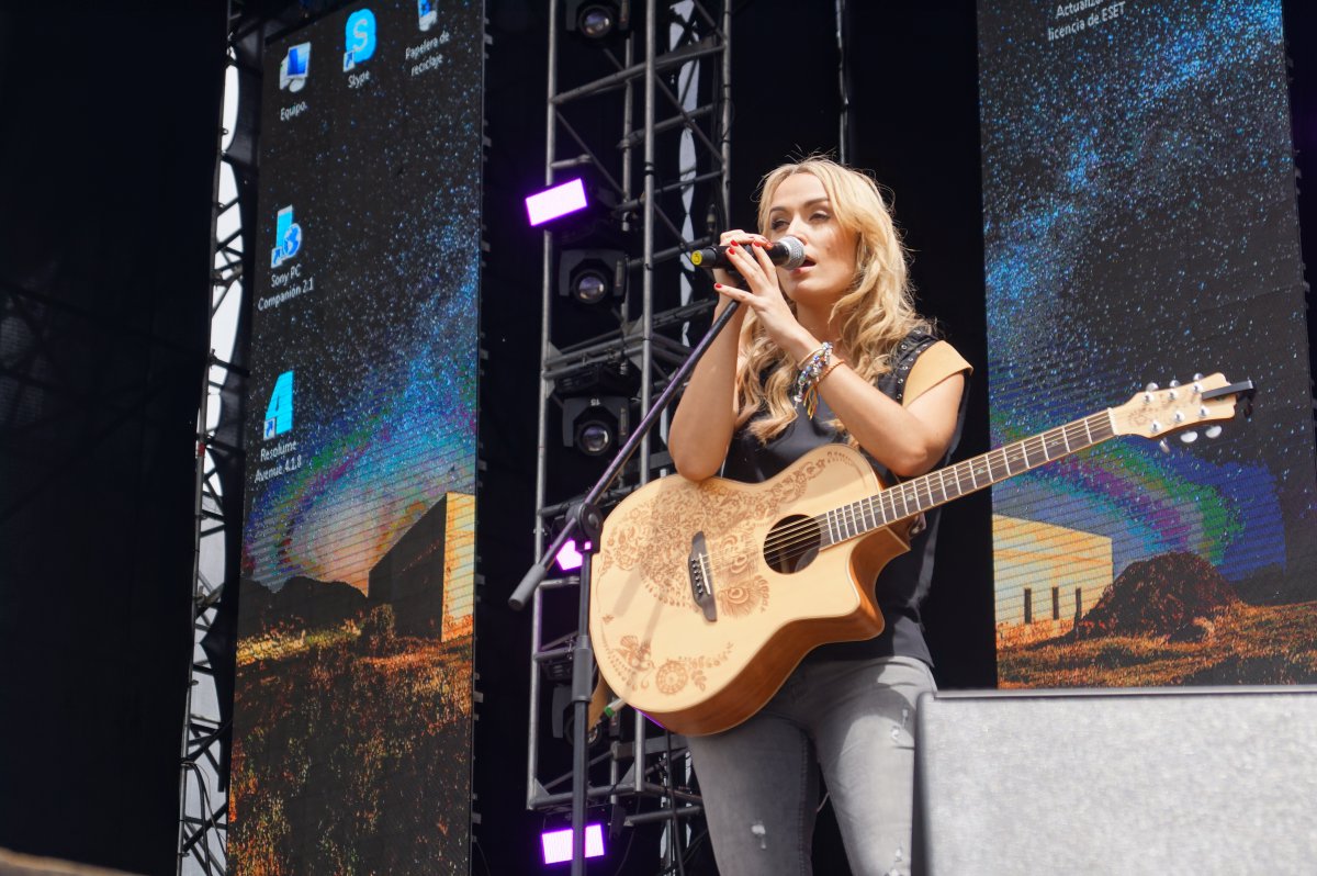 Desde España llega Maria Bestar al Radio Fest | Fotogalería | Música ...
