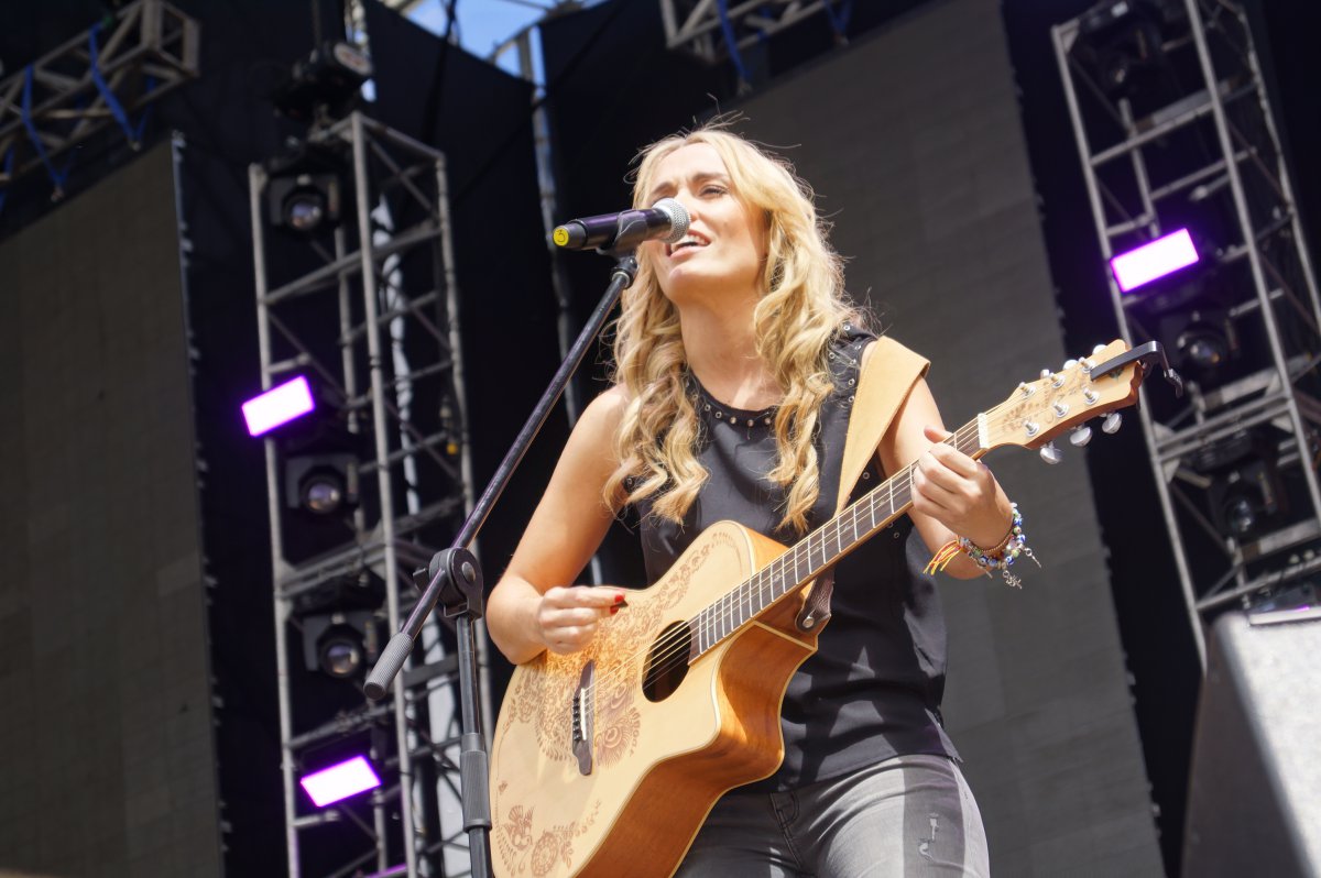 Desde España llega Maria Bestar al Radio Fest | Fotogalería | Música ...