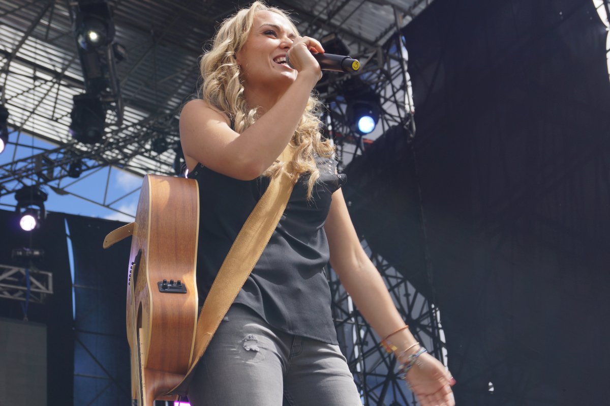 Desde España llega Maria Bestar al Radio Fest | Fotogalería | Música ...