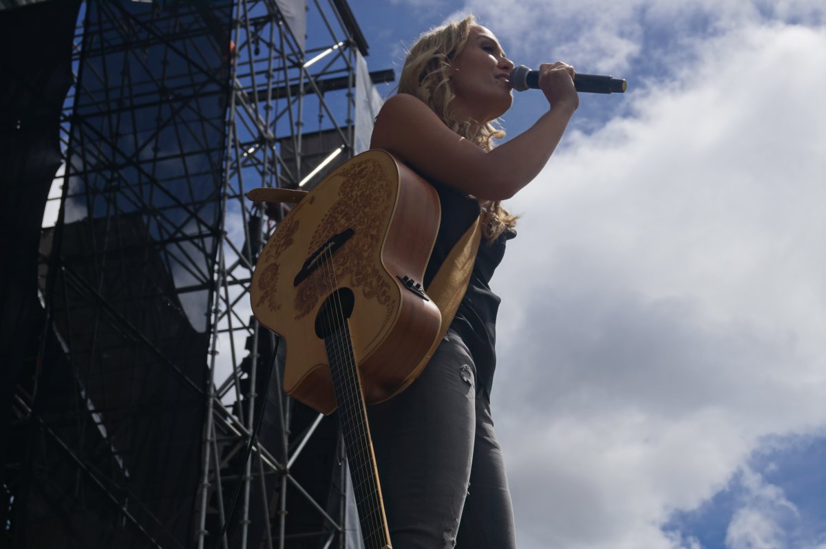 Desde España llega Maria Bestar al Radio Fest | Fotogalería | Música ...