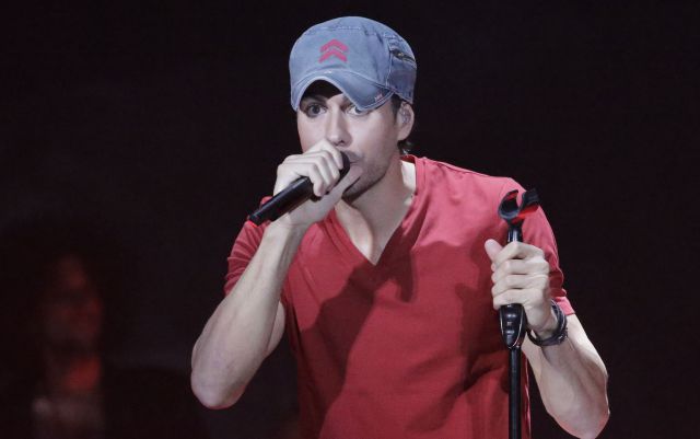 Enrique Iglesias arrasó en los Premios Juventud 2015
