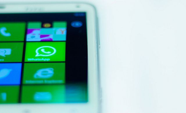 WhatsApp permite marcar como favoritos los mensajes importantes