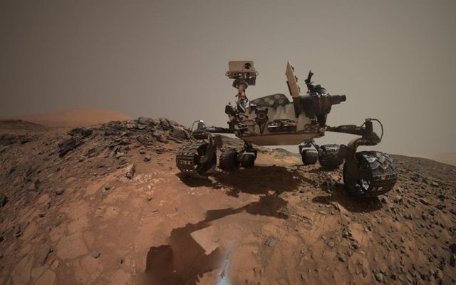 NASA capta mujer en Marte