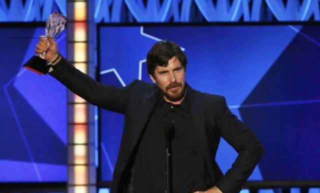 Christian Bale aprendió a tocar batería para su nuevo papel cinematográfico