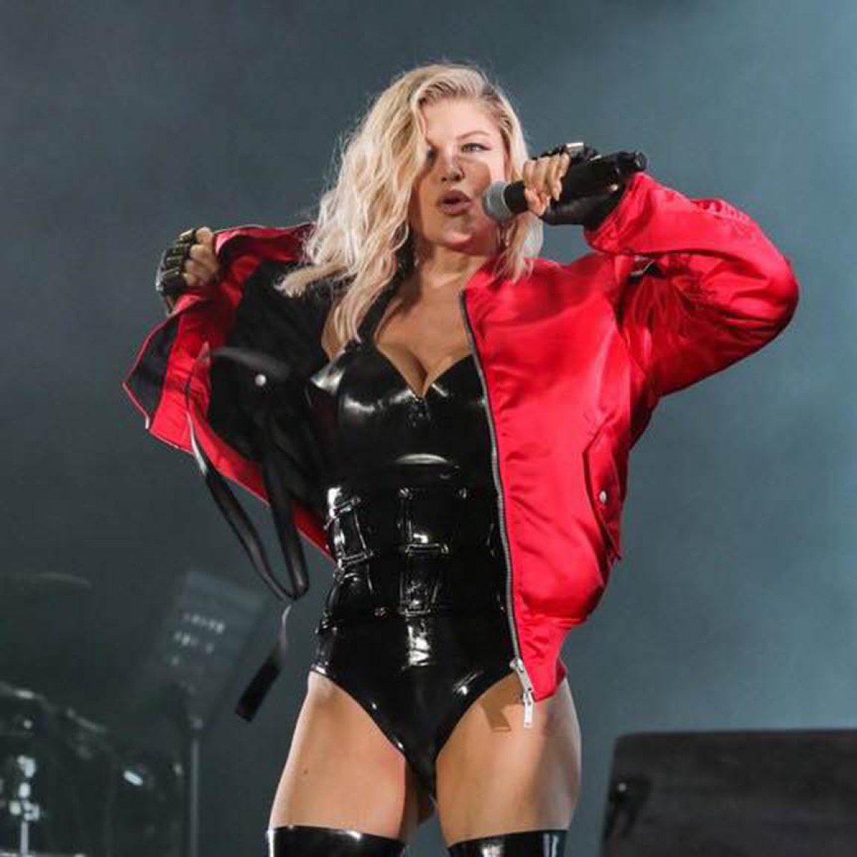 Fergie comparte la portada de su nuevo álbum en Instagram