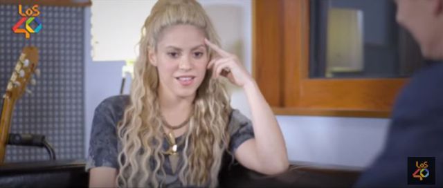 Shakira en el sofá de las estrellas con Xavi Martínez