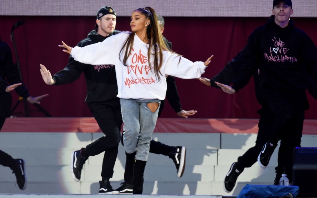 Ariana Grande rinde tributo a la víctima más joven del atentado de Mánchester