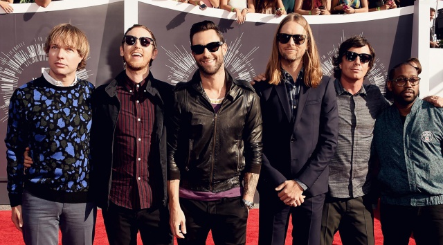 Maroon 5 estrena el video de “Girls Like You” junto a Cardi B