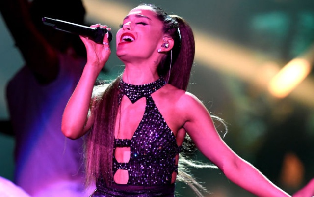 Ariana Grande cambia el título de una de sus nuevas canciones por el nombre de su novio